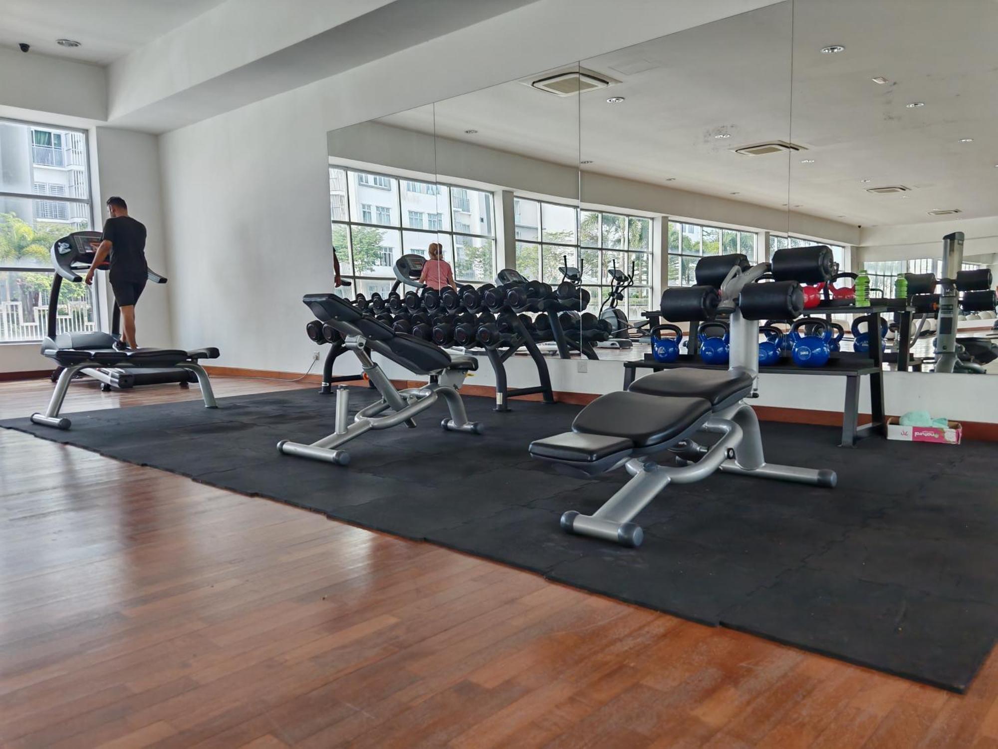 Near Mmhe - 3 Bedrooms Meridin Bayvue Pasir Gudang Apartment *