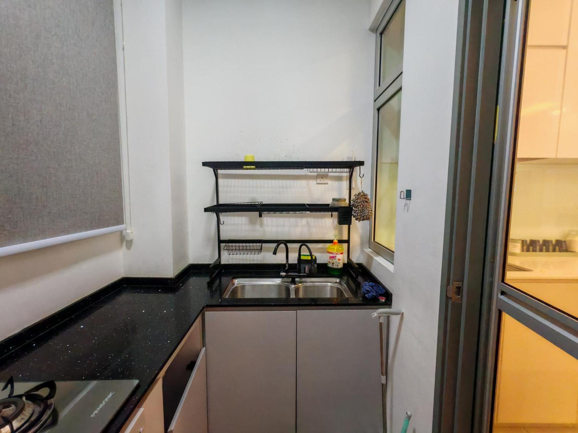 Near Mmhe - 3 Bedrooms Meridin Bayvue Pasir Gudang Apartment Masai