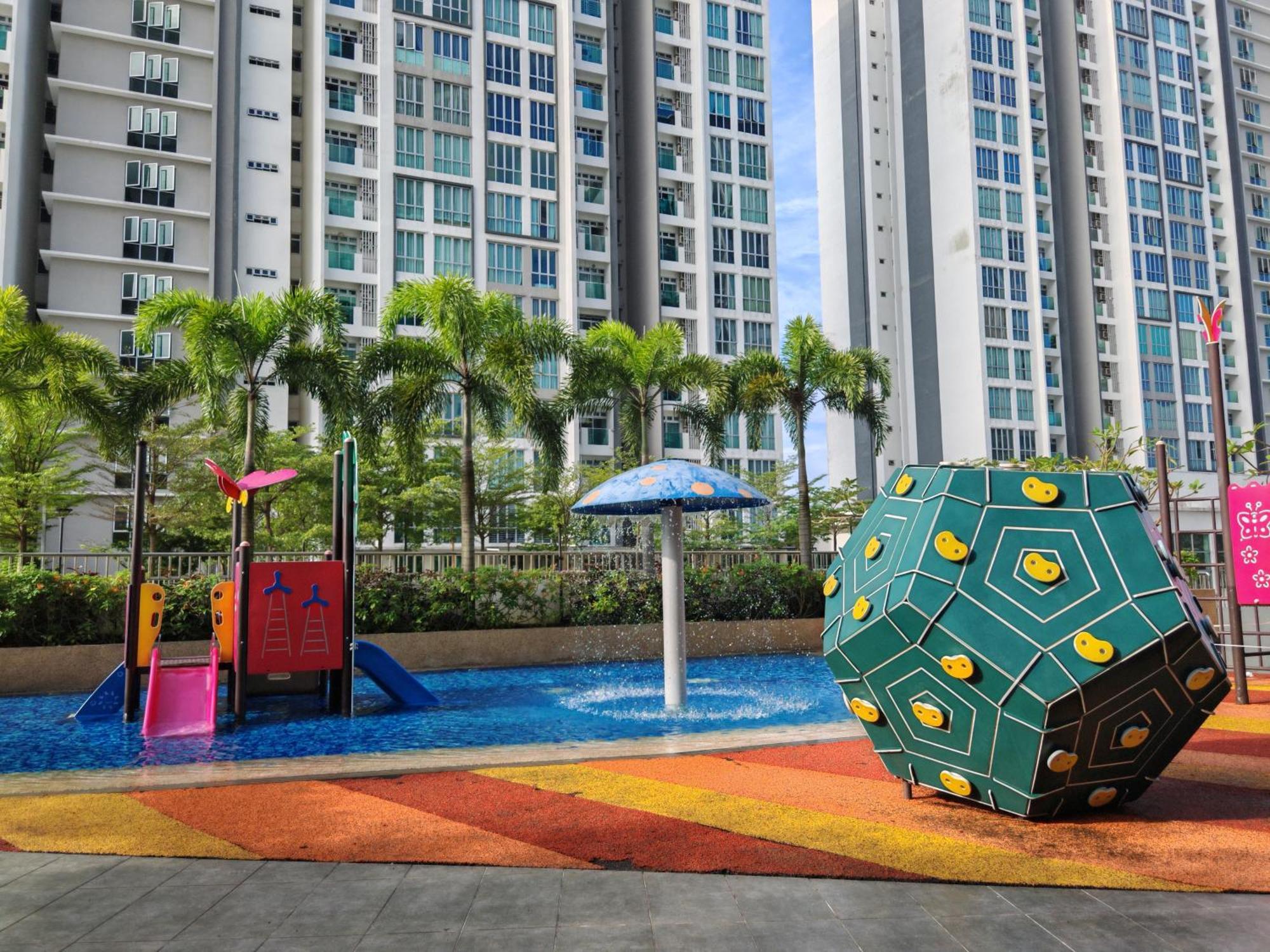 Near Mmhe - 3 Bedrooms Meridin Bayvue Pasir Gudang Masai