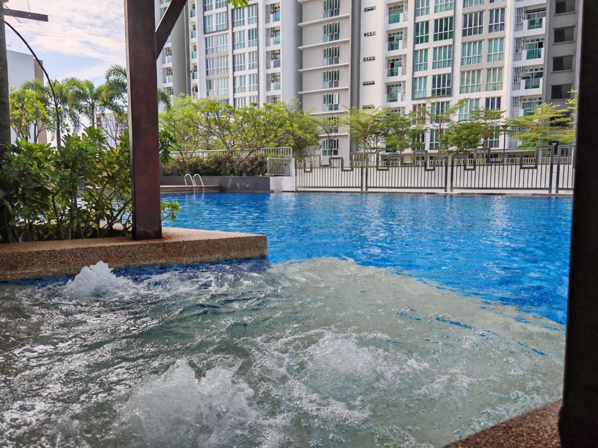 Apartment Near Mmhe - 3 Bedrooms Meridin Bayvue Pasir Gudang *